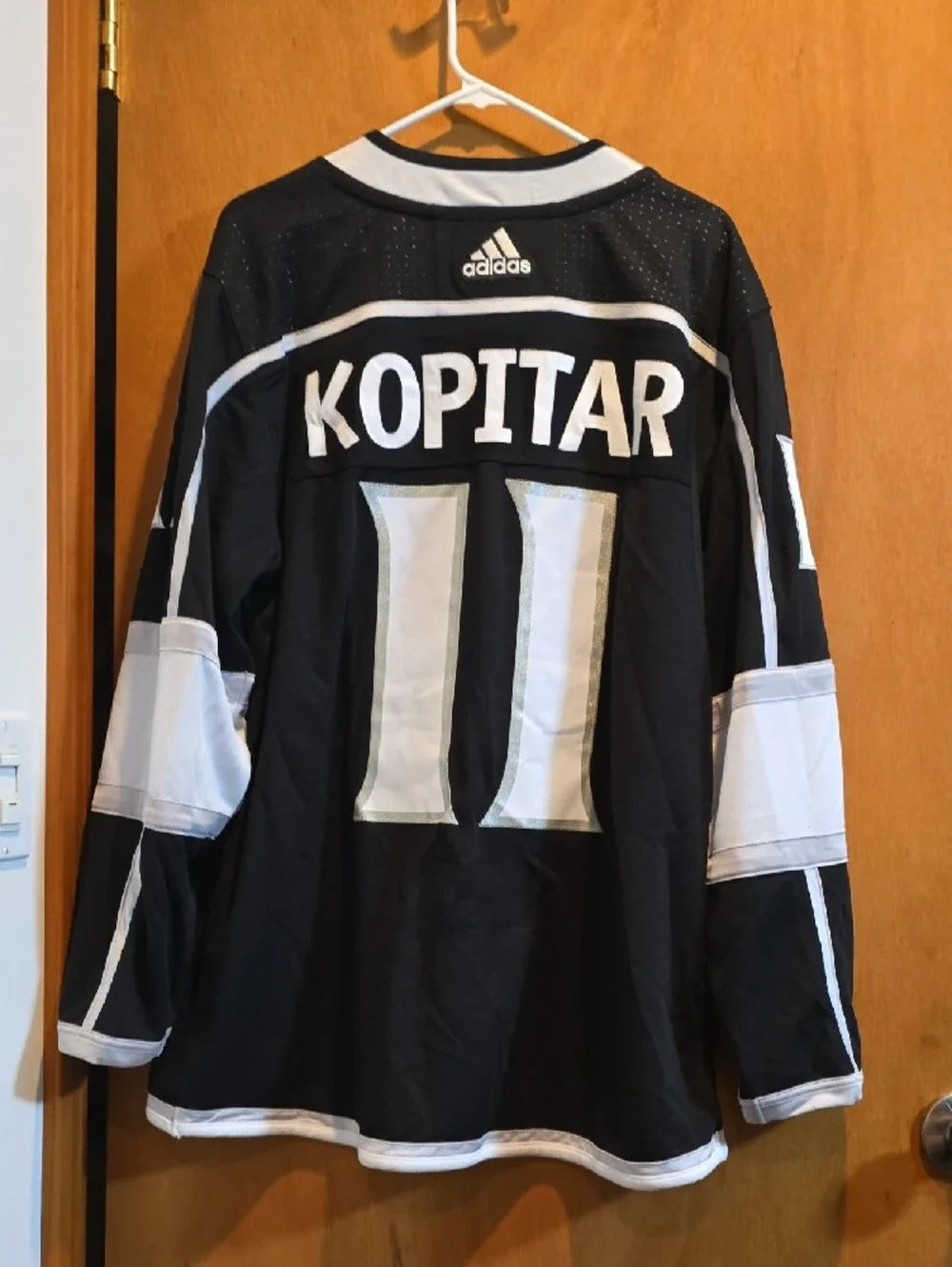 adidas LA Kings Black and White NHL Jersey Anze Kopitar #11,2 Time Stanley Cups